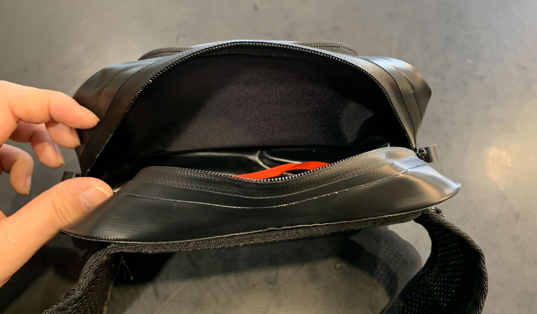 EXPLORER WAIST BAG 1.8Lはどんなバッグ？収納力と使い勝手を解説